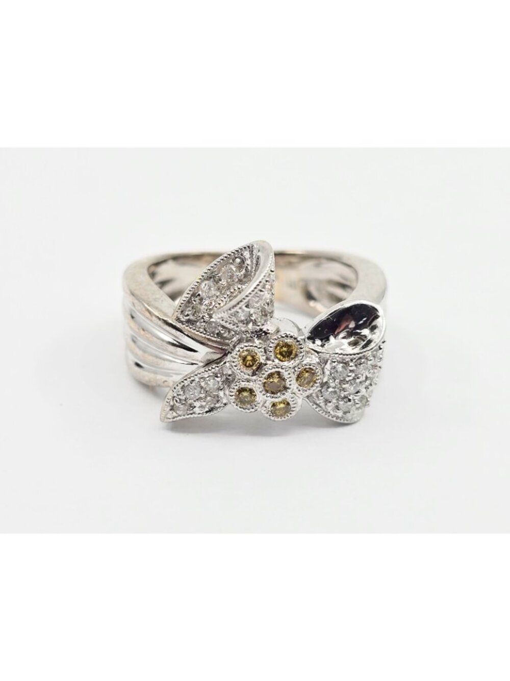Beautiful 18K Karat Solid White Gold Yellow & White Diamond Bow Ring - Size 3.25 - Picture 5 of 16